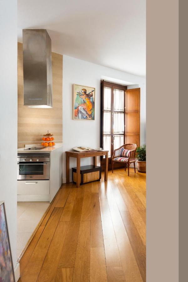 Cathedral Apartment, First Floor Séville Extérieur photo